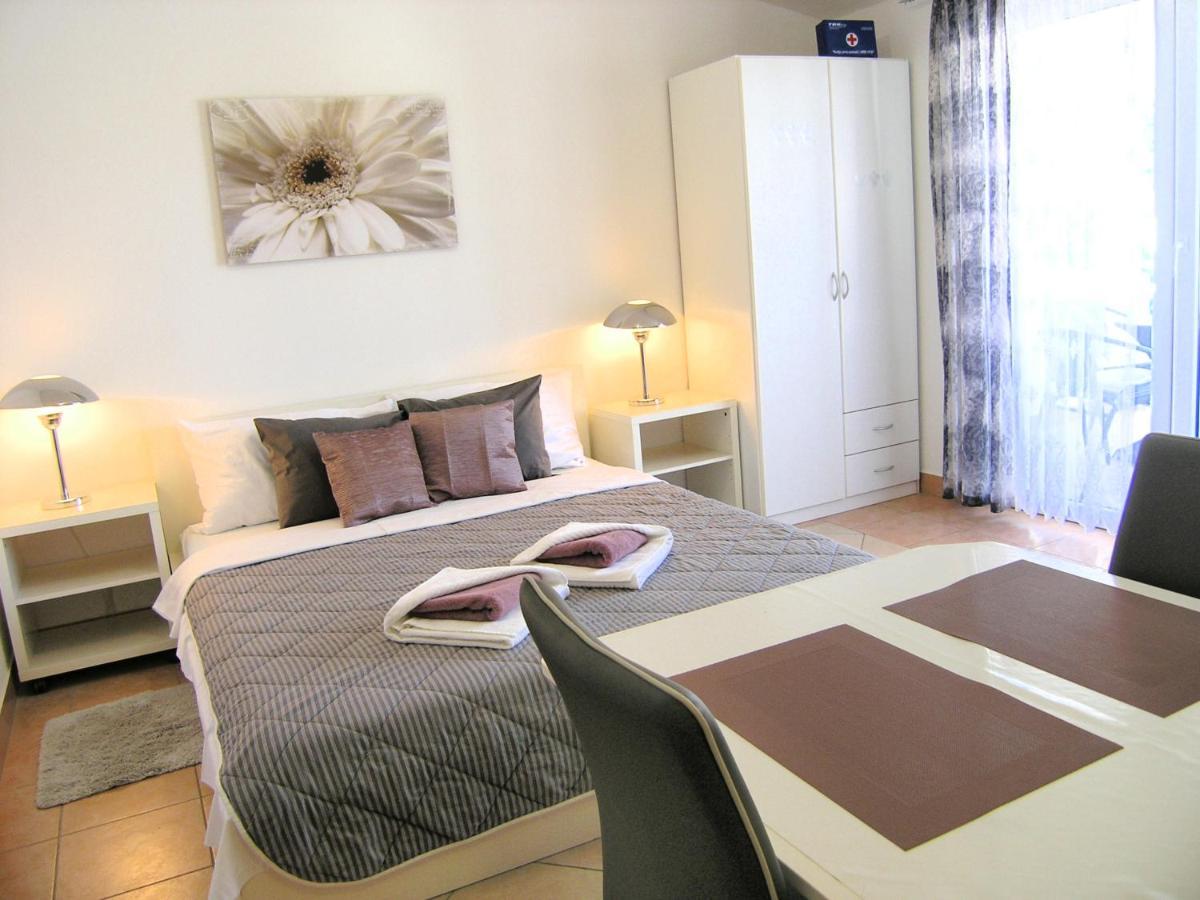 Apartmani Zganec Baška Esterno foto